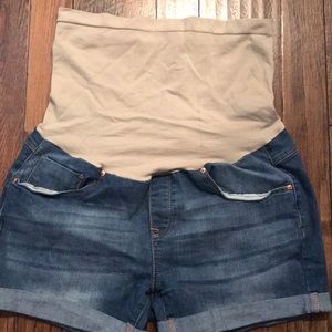 Maternity shorts